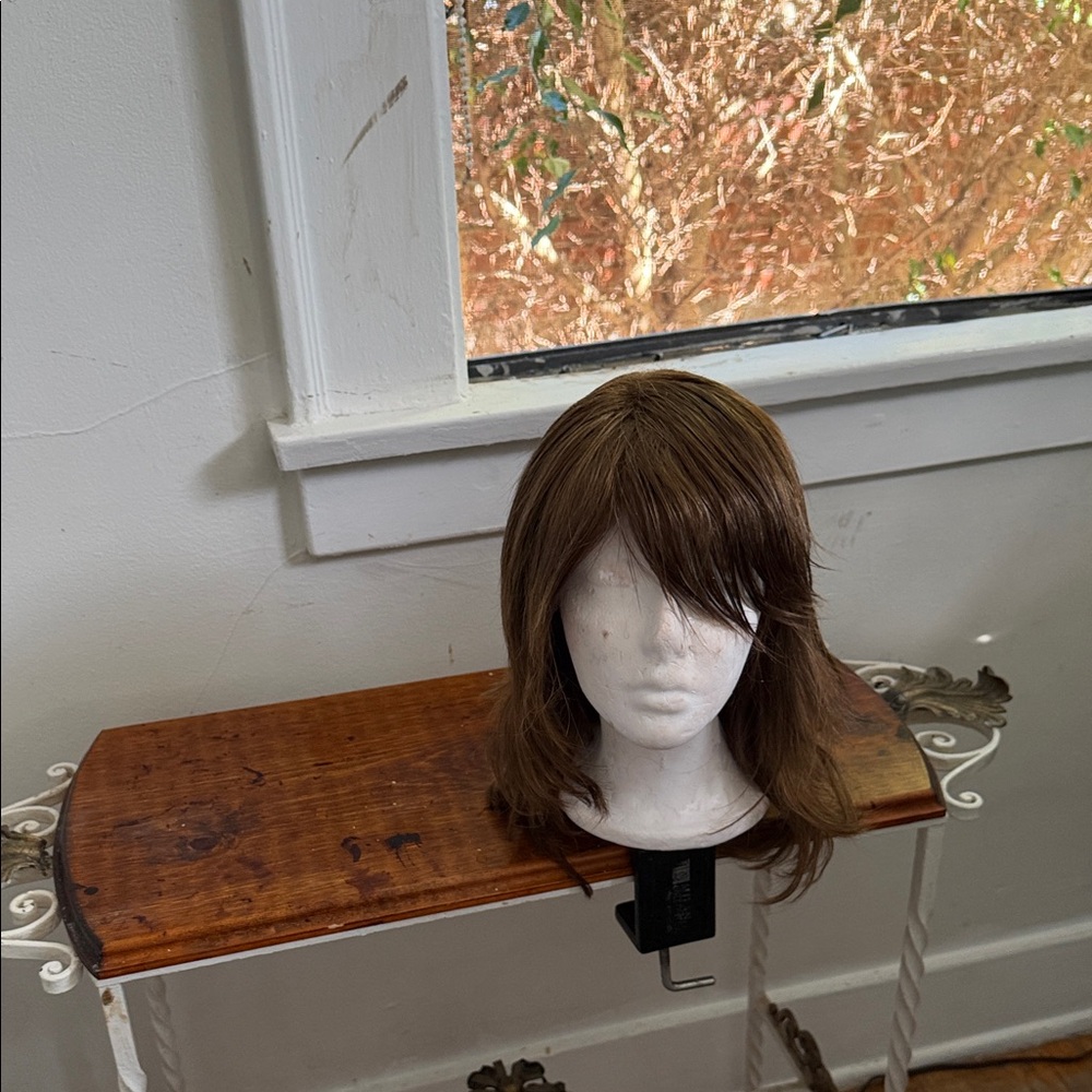 #47A. L Silky Brown Women's Wig light weight and Natrual